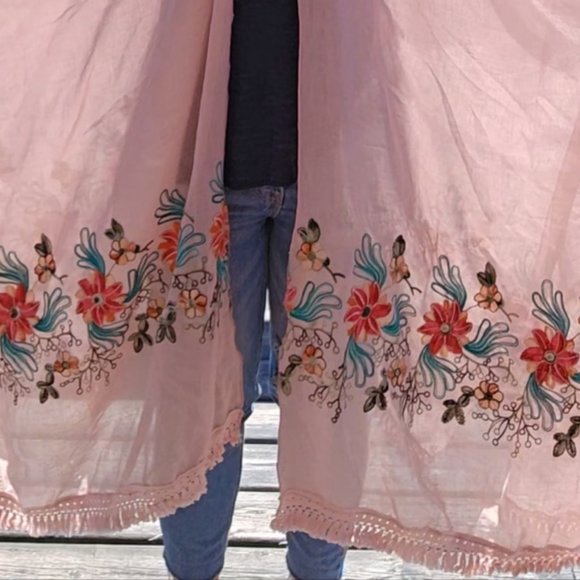 Monday Muse Handmade Embroidery Kimono Ruana Made in Canada - Picture 5 of 7